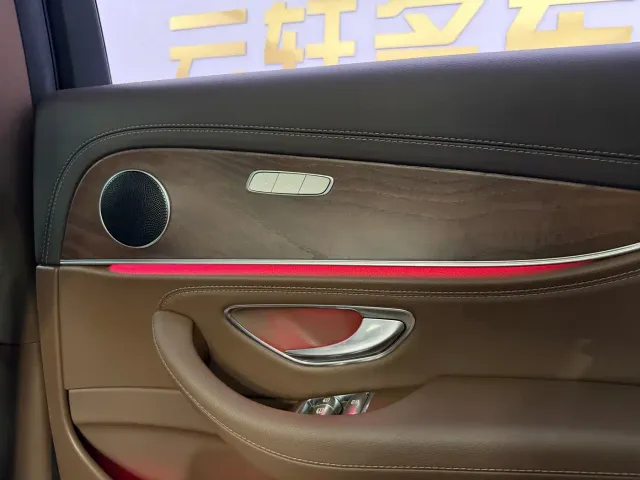 Mercedes-Benz E-Class — Фото автомобиля 10