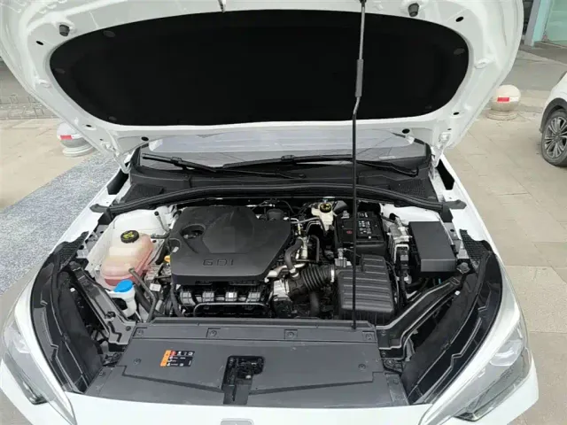 Roewe i5 — Фото автомобиля 19