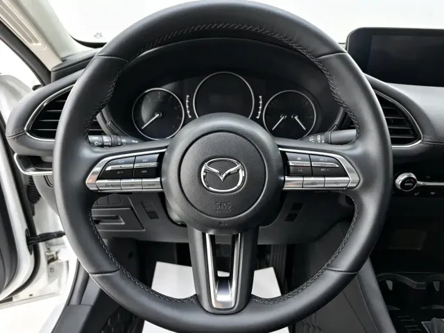 Mazda Axela — Фото автомобиля 7