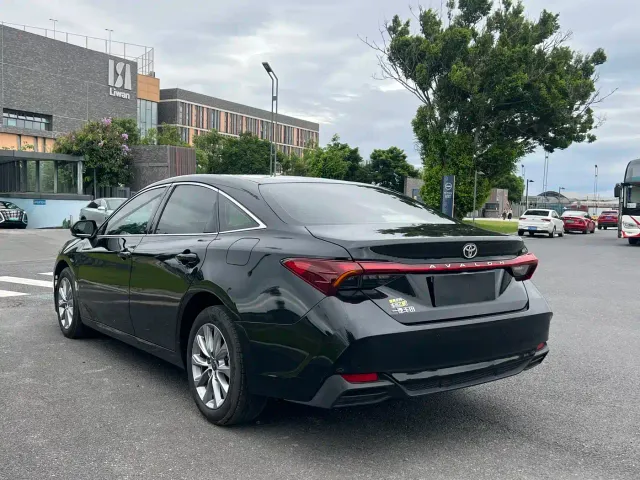 Toyota Avalon — Фото автомобиля 5