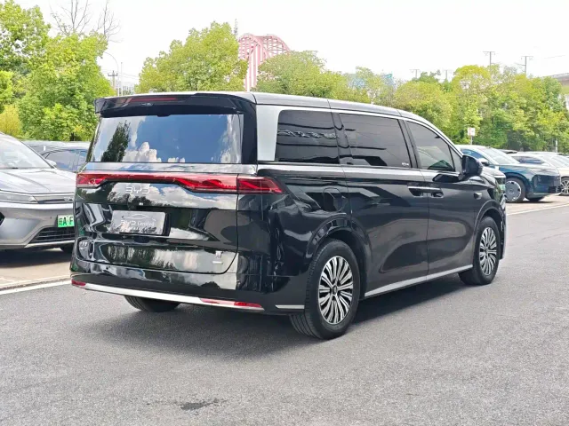 BYD Xia — Фото автомобиля 14