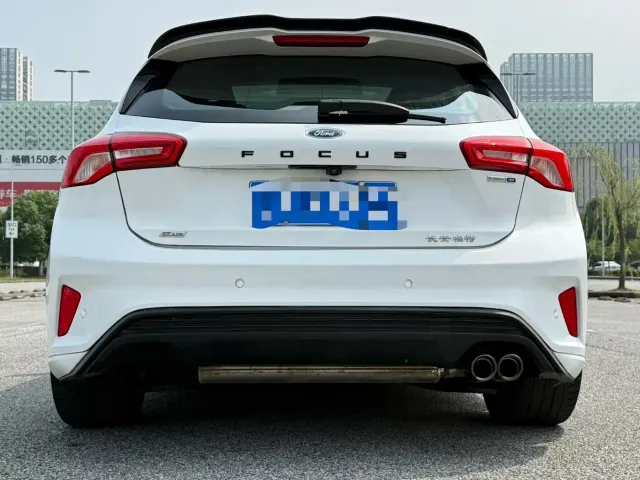 Ford Focus — Фото автомобиля 7