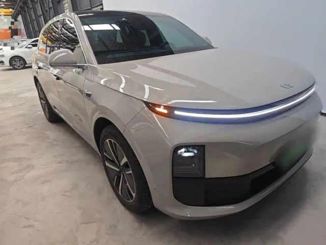 Li Auto L6 — Фото автомобиля 3