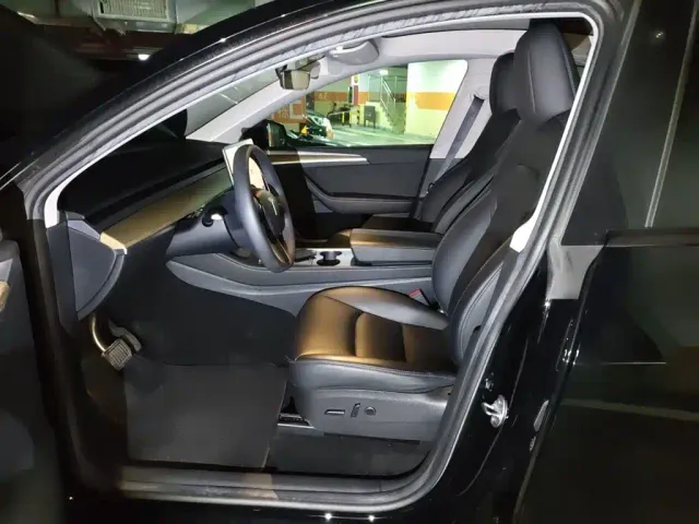 Tesla Model Y — Фото автомобиля 7
