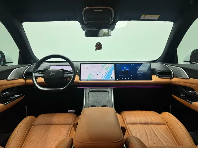Xpeng G9 — Фото автомобиля 6