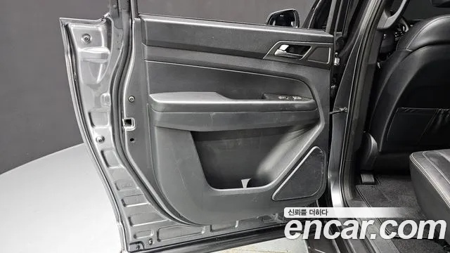 KG_Mobility_Ssangyong Rexton Новый Rexton Sport Дизель 2.2 4WD — Фото автомобиля 24