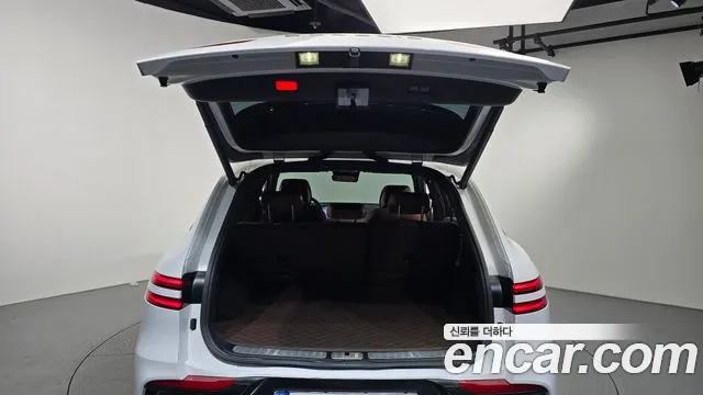 Genesis GV70 — Фото автомобиля 25