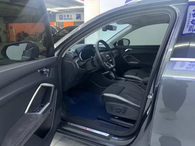 Audi Q3 — Фото автомобиля 12