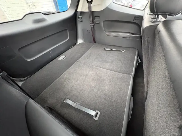 Roewe RX8 — Фото автомобиля 9