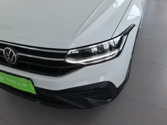 Volkswagen Tiguan L — Фото автомобиля 17