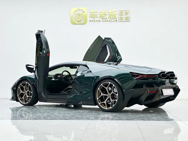 Lamborghini Revuelto — Фото автомобиля 6