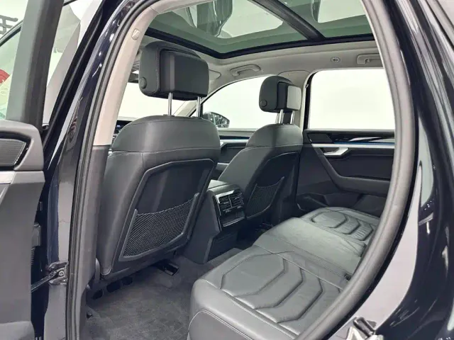 Volkswagen Touareg — Фото автомобиля 20