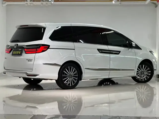 Honda Elysion — Фото автомобиля 8