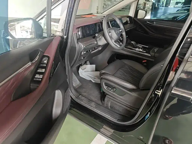 GAC Trumpchi M8 — Фото автомобиля 15