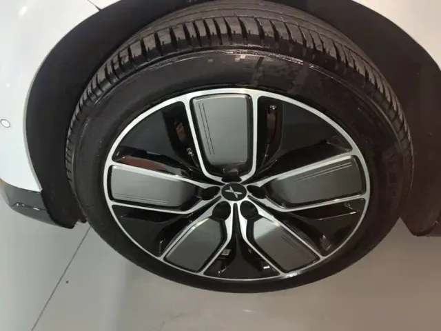 Xpeng G9 — Фото автомобиля 22