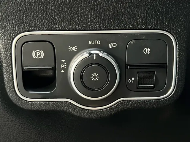 Mercedes-Benz GLB-Class — Фото автомобиля 10