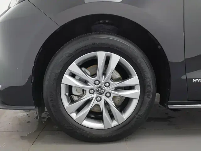 Toyota Sienna — Фото автомобиля 17