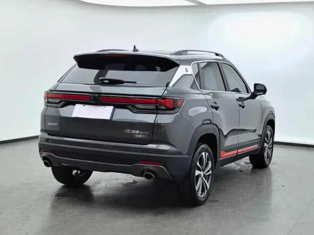 Changan CS35 Plus — Фото автомобиля 4