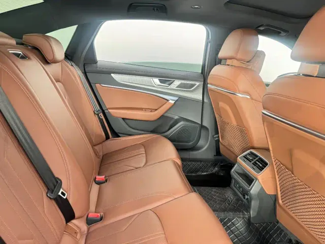 Audi A6L — Фото автомобиля 8