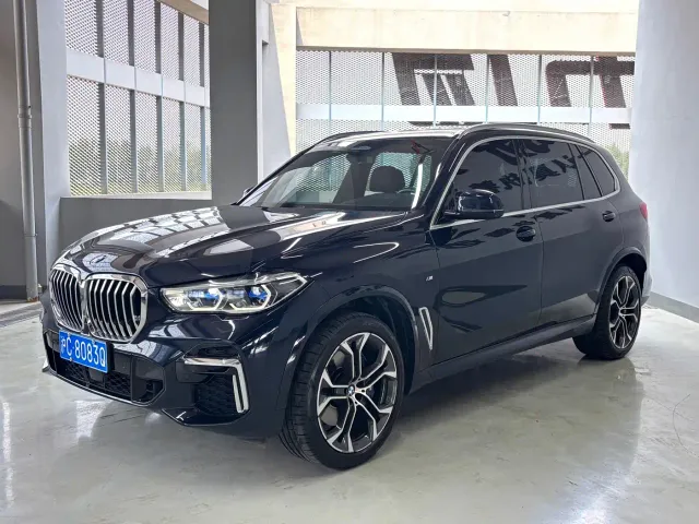 Фотография автомобиля — BMW X5