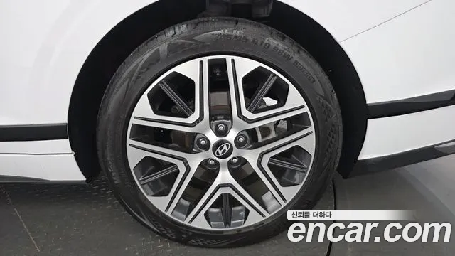 Hyundai Grandeur GN7 — Фото автомобиля 6