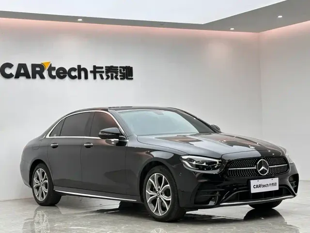 Mercedes-Benz E-Class — Фото автомобиля 6