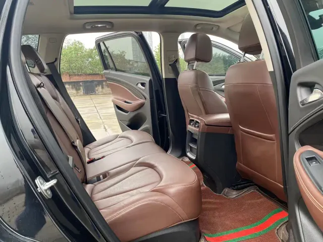 Buick Envision Plus — Фото автомобиля 8