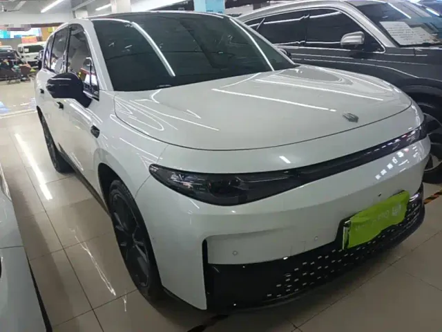 Leapmotor C10 — Фото автомобиля 3