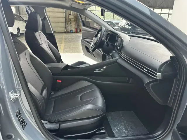 Hyundai Elantra — Фото автомобиля 14
