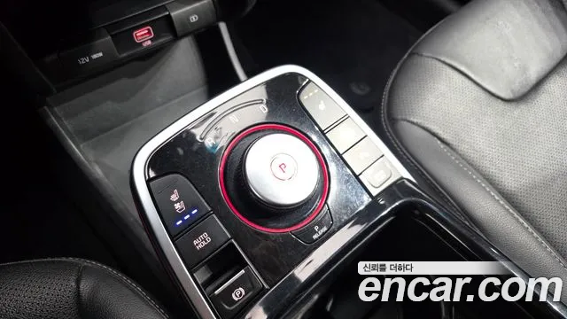 Kia Niro — Фото автомобиля 12