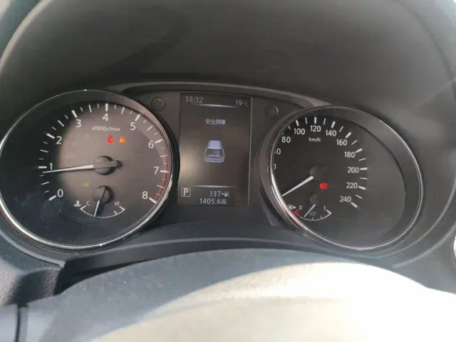 Nissan X-Trail — Фото автомобиля 12