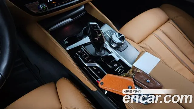 BMW 5-Series — Фото автомобиля 8