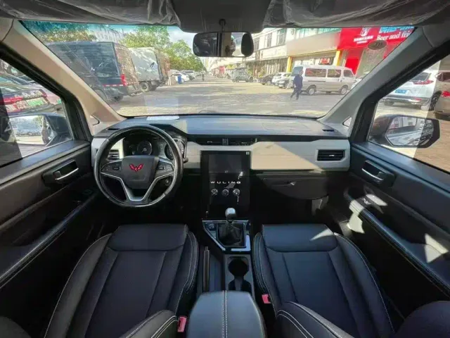 Wuling Zhengcheng — Фото автомобиля 17