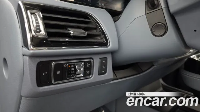 Lincoln Navigator — Фото автомобиля 29