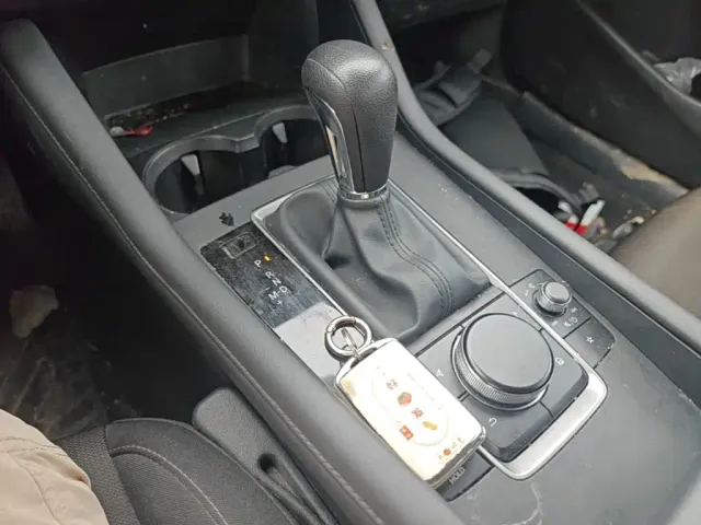 Mazda Axela — Фото автомобиля 13