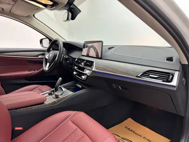BMW 5 Series — Фото автомобиля 11