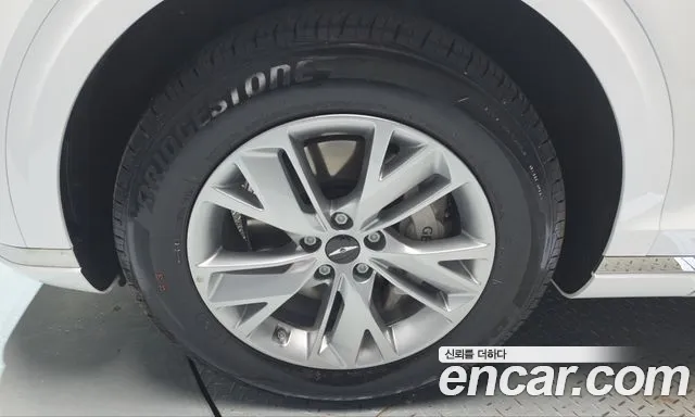 Genesis GV70 — Фото автомобиля 5