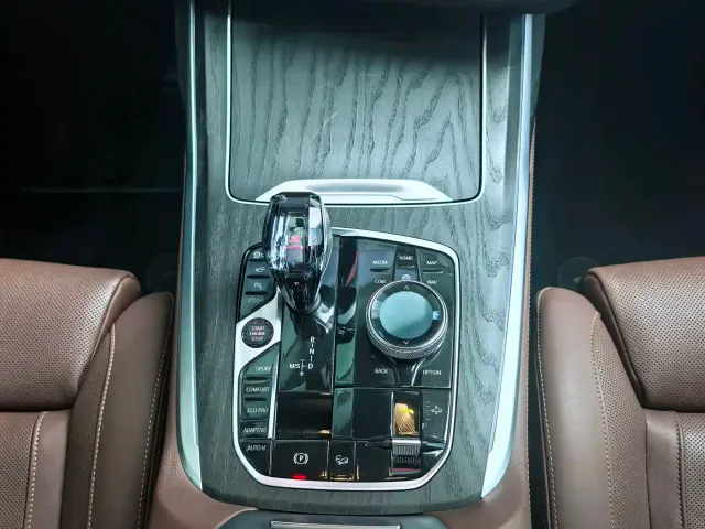 BMW X7 — Фото автомобиля 10