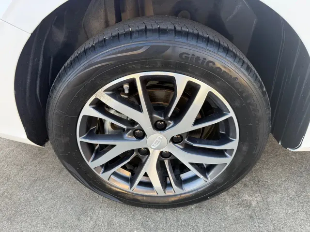 Geely Emgrand — Фото автомобиля 5