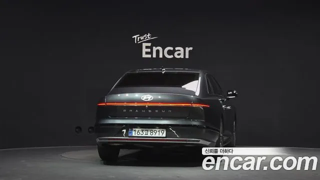 Hyundai Grandeur Grandeur (GN7) 2.5 Бензин 2WD — Фото автомобиля 4
