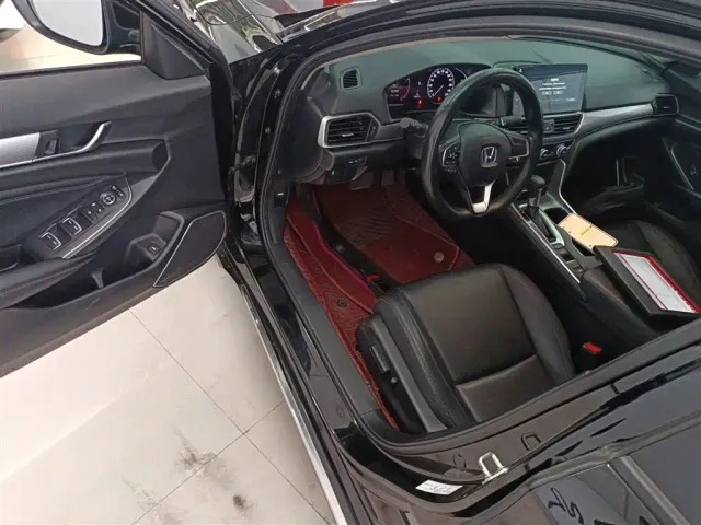 Honda Accord — Фото автомобиля 15