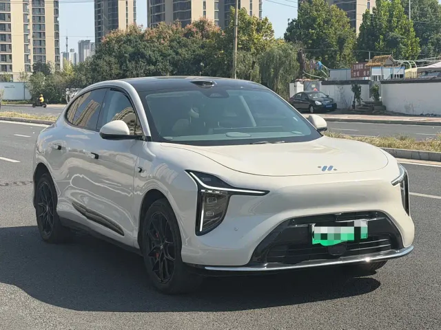 IM Motors LS6 — Фото автомобиля 2