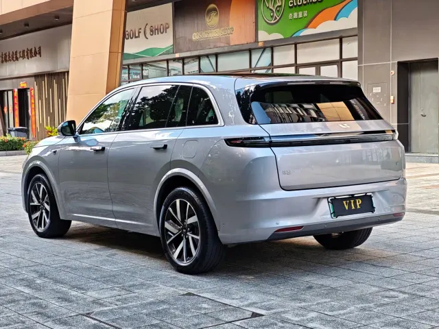Li Auto L7 — Фото автомобиля 14