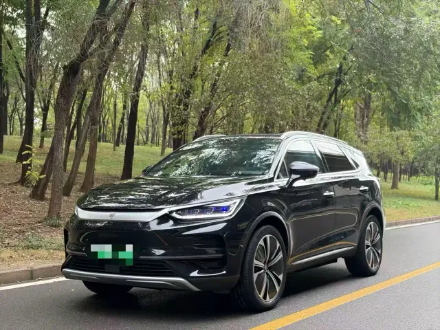 BYD Tang — Фото автомобиля 2