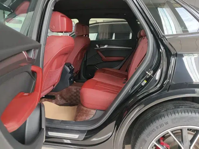 Audi Q5L — Фото автомобиля 11