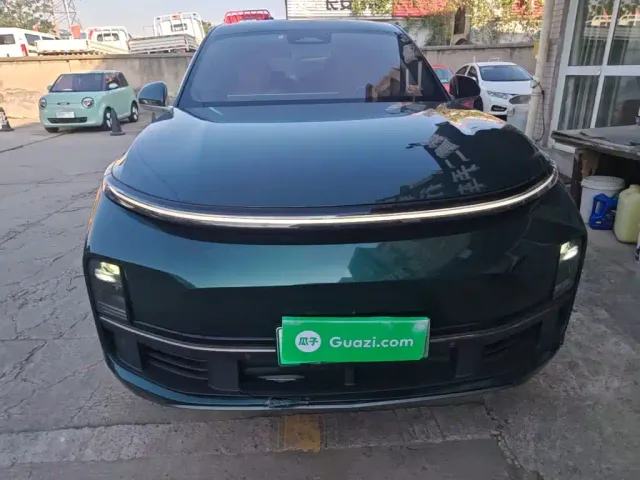 Li Auto L8 — Фото автомобиля 2