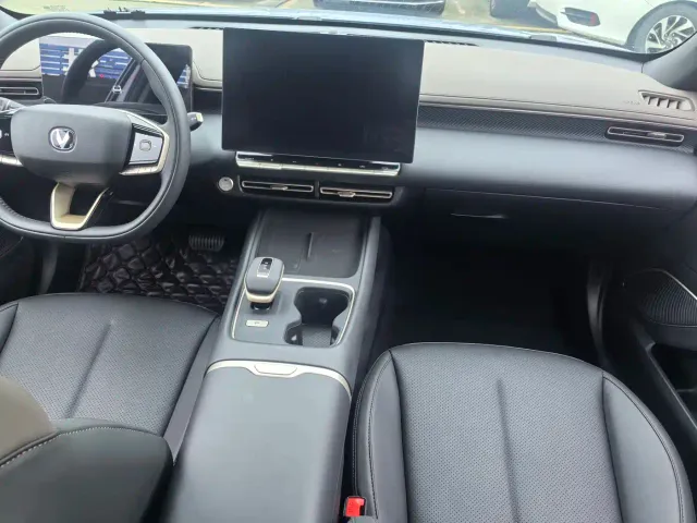 Changan Eado — Фото автомобиля 6