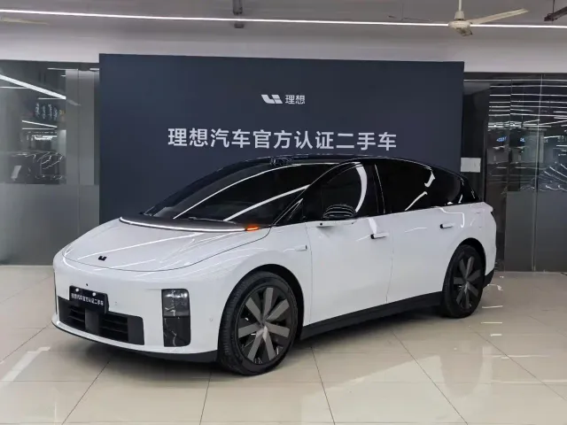 Фотография автомобиля — Li Auto i6