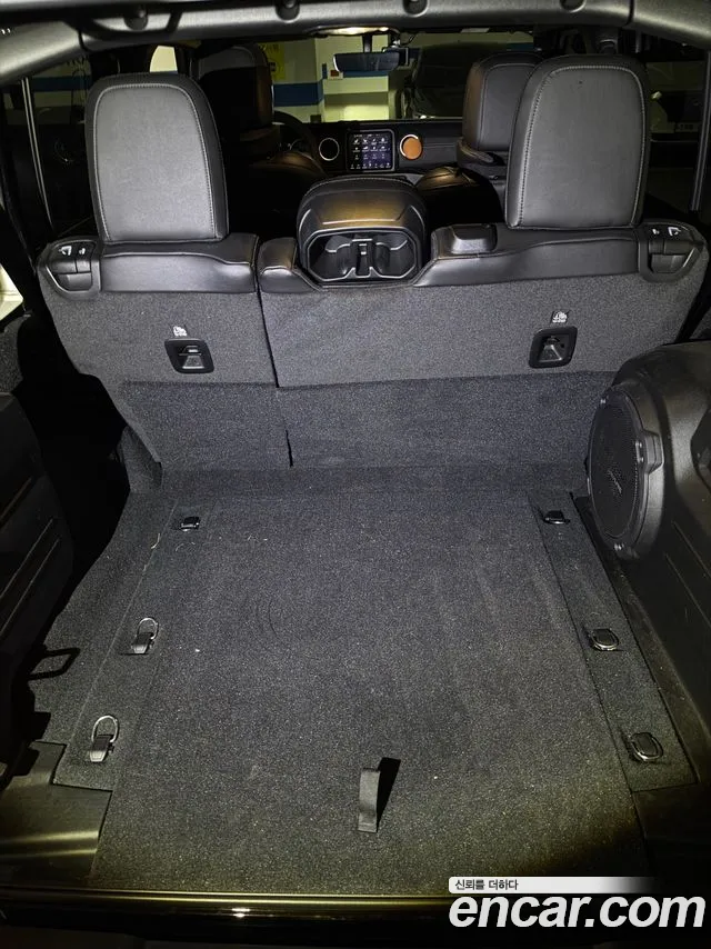 Jeep Wrangler Wrangler (JL) 2.0 Overland 4 двери — Фото автомобиля 17