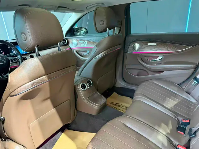 Mercedes-Benz E-Class — Фото автомобиля 10